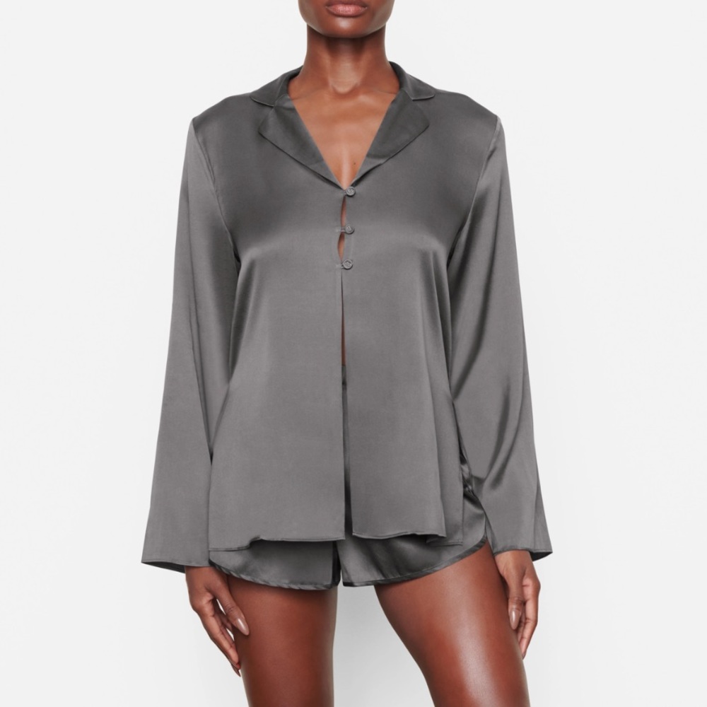 💞SKIMS💞 95% SILK OPEN NECKLINE SLEEP TOP in Medium